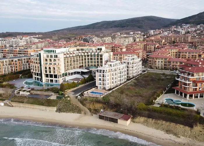 Deluxe In Апартхотел