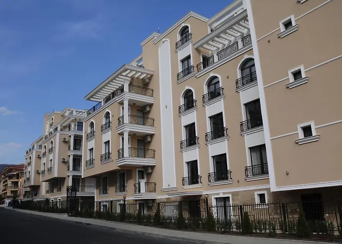 Deluxe In Апартхотел *