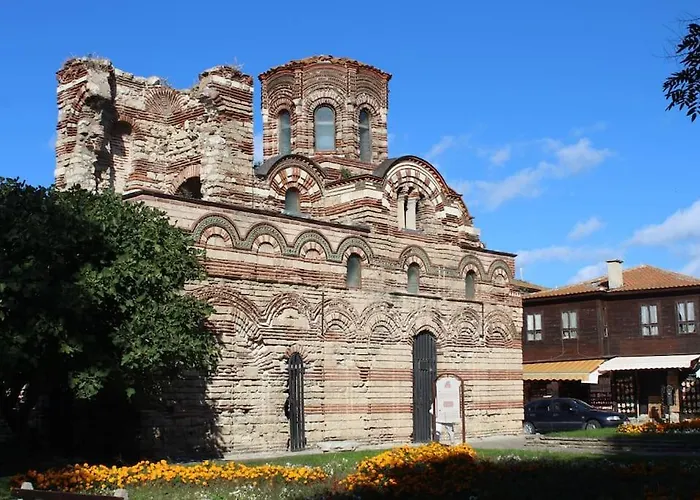 Deluxe In Апартхотел *