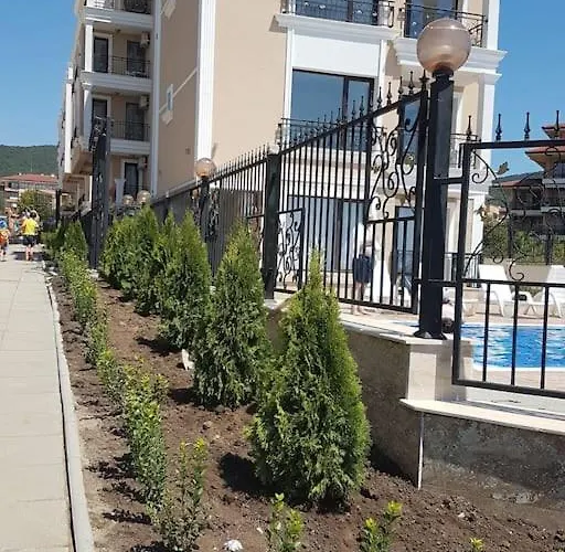 Deluxe In * Свети Влас