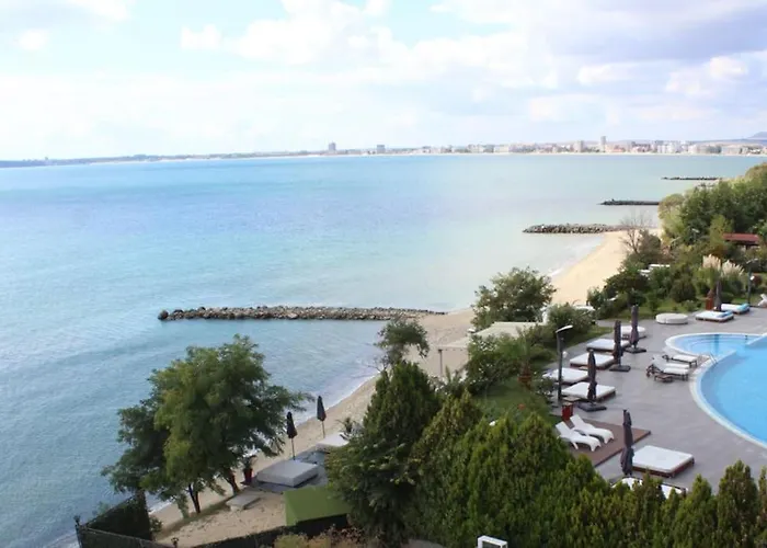 Апартхотел Deluxe In *