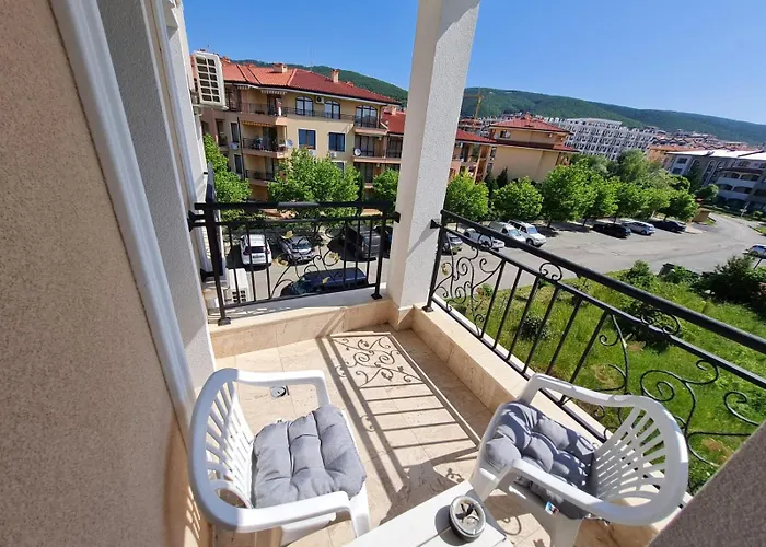 Deluxe In Свети Влас